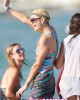 FOTO GALLERY: Paris Hilton al La Voile Rouge paris nicky saint tropez4 80x100 FOTO GALLERY: Paris Hilton al La Voile Rouge