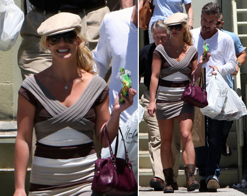 shopping britney Britney Spears con Jason e i suoi genitori