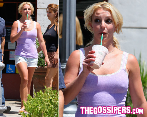 britney spears starbucks Britney Spears da Starbucks senza reggiseno