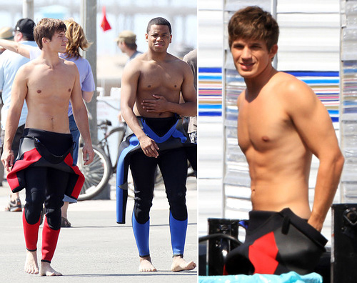 90210shirtless Matt Lanter si spoglia sul set di 90210