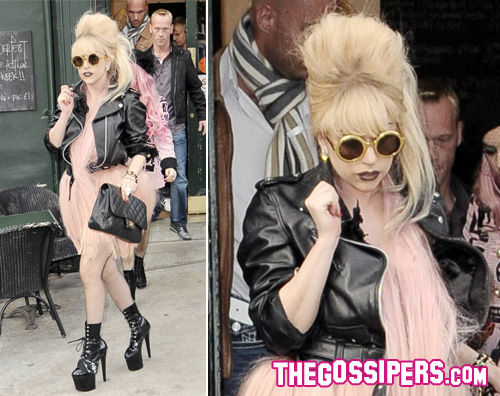 lady gaga londra Lady GaGa a Londra con una gonna parrucca!