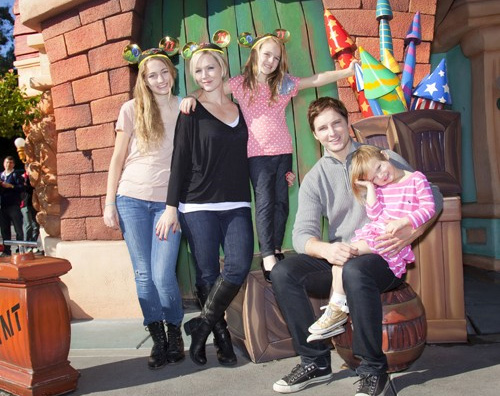 jennie peter Jennie Garth e Peter Facinelli a Disneyland