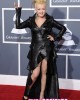 grammys cindylauper 80x100 FOTO GALLERY: GRAMMYs 2011   tutti gli abiti del red carpet