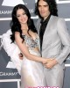 grammys katy perry russell brand 80x100 FOTO GALLERY: GRAMMYs 2011   tutti gli abiti del red carpet