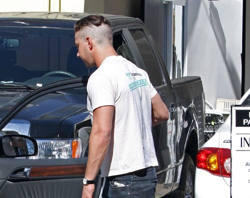 shia capelli2 Nuovo taglio e nuova ragazza per Shia