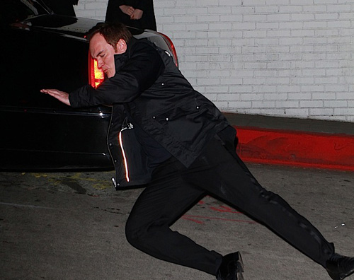 tarantino cade Tarantino cade a terra dopo gli Oscar