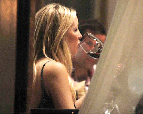 katebeve Kate Hudson tra alcol e caffè in gravidanza