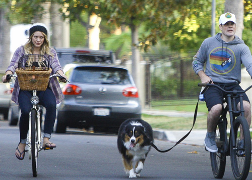 hilary-duff-bike-03 hilary duff bike 03 Hilary e Mike a spasso in bicicletta