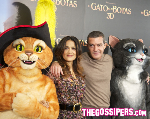 salma banderas stivali Salma e Antonio portano Il gatto con gli stivali a Madrid