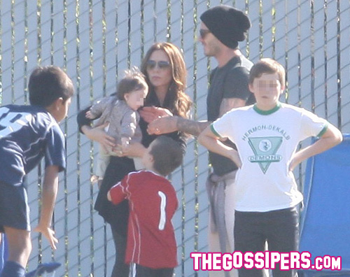 harper campo I Beckham famigliola felice alla partita di calcio