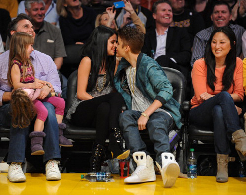 justin selena bacio Selena e Justin scelti dalla kiss cam