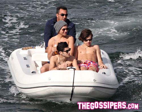 one direction barca Gli One Direction si divertono in Australia