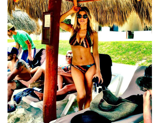 fergiecancun Fergie supera la prova costume a Cancun