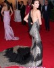 met nina dobrev 1 80x100 FOTO GALLERY: Parata di stelle per il Met Ball 2012