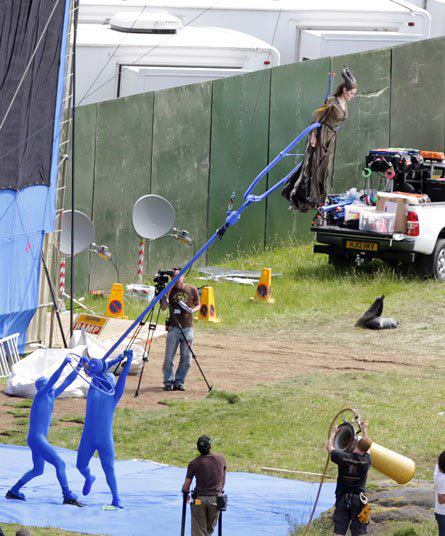 u8yv7 Angelina Jolie in volo sul set di Maleficient