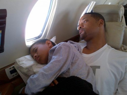 ax5gfvhciae9ics 500x375 Willow Smith dorme con papà Will