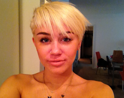 miley bionda Nuovo taglio e nuove labbra per Miley?