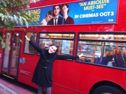 A3qGaoRCYAAnSLy A3qGaoRCYAAnSLy 500x373 Emma Watson a Londra per Noi siamo infinito