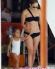 jlo bimba 80x100 FOTO GALLERY: Jennifer Lopez in piscina con Casper