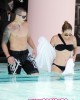 jlo casper Smart2 80x100 FOTO GALLERY: Jennifer Lopez in piscina con Casper