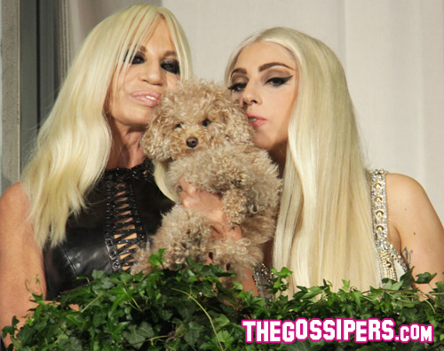 gaga cane Donatella Versace accoglie Lady GaGa a Milano