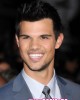 Alta 3130383 Taylor Lautner 80x100 FOTO GALLERY: La premiere mondiale di Breaking Dawn   Parte 2