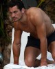 david gandy shirtless poolside 11072012 20 80x100 FOTO GALLERY: David Gandy è sexy a Miami