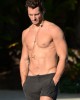 david gandy shirtless poolside 11072012 54 80x100 FOTO GALLERY: David Gandy è sexy a Miami