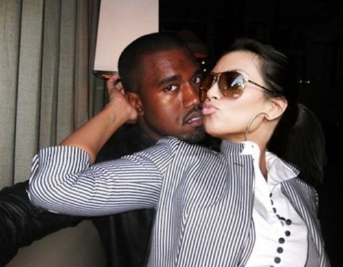 kanye west 2012 Kim Kardashian kissing 640x499 jpg 630x499 q85 500x389 Kim Kardashian in dolce attesa!