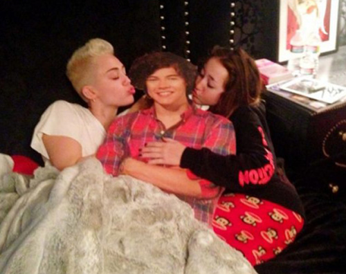 Miley Cyrus a letto con Harry Styles miley harry2 Miley Cyrus a letto con Harry Styles