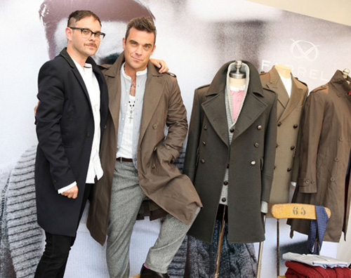 ben robbie Robbie Williams promuove la sua collezione a Berlino