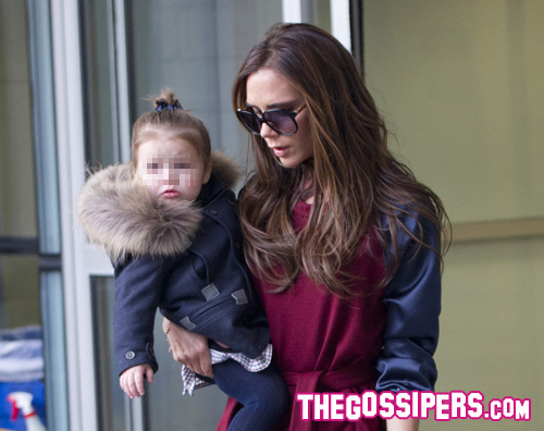 victoria.harper Victoria Beckham in aeroporto con Harper