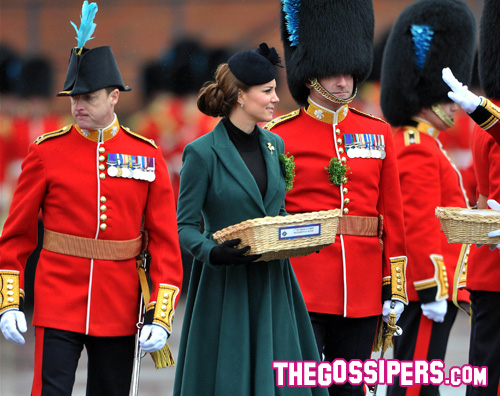 kate1 Kate Middleton e il tacco incastrato!