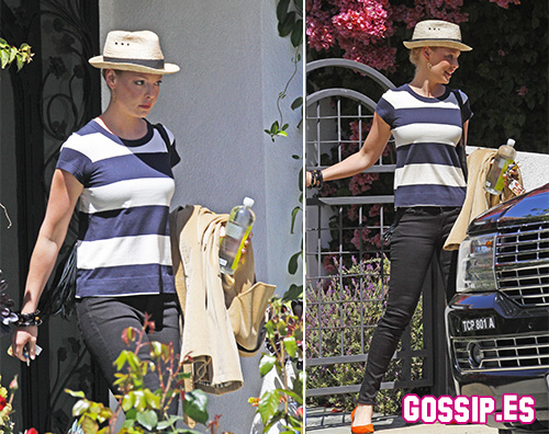 ES Katherine Indovina il cappello di paglia