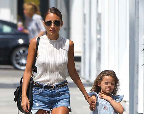 richie1 Nicole Richie fa shopping con la figlia