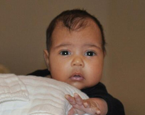 pacioc Ecco la prima foto della figlia di Kim e Kanye