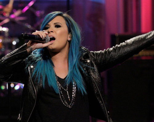 lovatoblu1 Demi Lovato tra cocaina e alcol