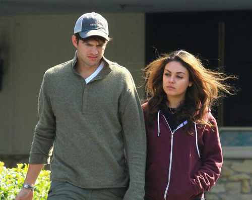 Mila Kunis a spasso con Ashton Kutcher sfattonz Mila Kunis a spasso con Ashton Kutcher