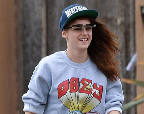 kristen1 Kristen Stewart sorridente a Los Angeles