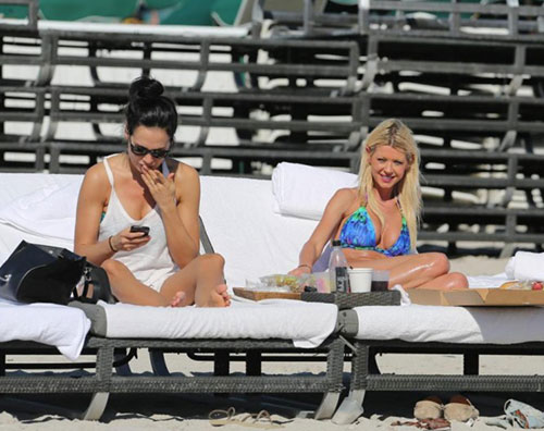 tara reid2 Tara Reid sotto il sole di Miami