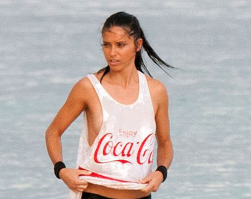 adriana Adriana Lima è super sexy a Cancun