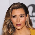kim  150x150 Kim Kardashian sceglie la seta per lHollywood Reporter