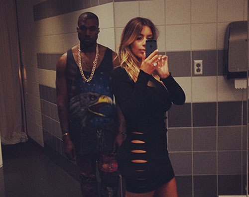 Autoscatto in bagno per Kim e Kanye selfikk Autoscatto in bagno per Kim e Kanye