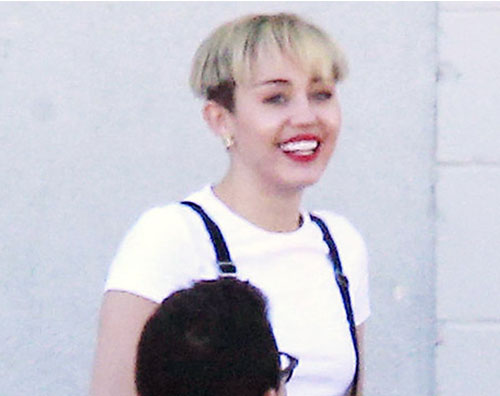 mileyscodella Capelli a scodella per Miley Cyrus