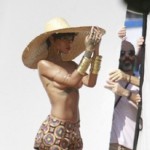 rihannavogue2 150x150 Rihanna in topless per Vogue Brazil