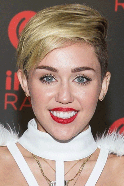 tumblr mzv8c2nYIm1ru6e0oo1 400 Justin Bieber saluta i fans fuori dalla prigione