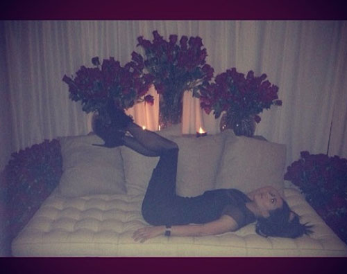 rose Kim Kardashian riceve 1000 rose a San Valentino