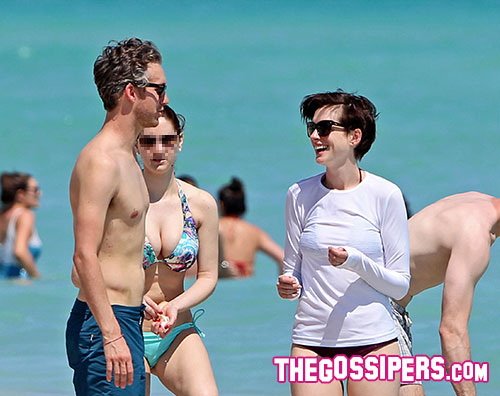 adam anne1 Anne Hathaway innamorata a Miami