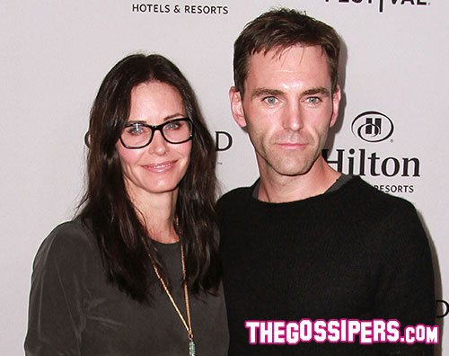 courtneyfidanzato Courteney Cox sposerà Johnny McDaid!