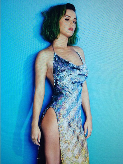 kate2n1 Katy Perry mostra il suo corpo su Instagram